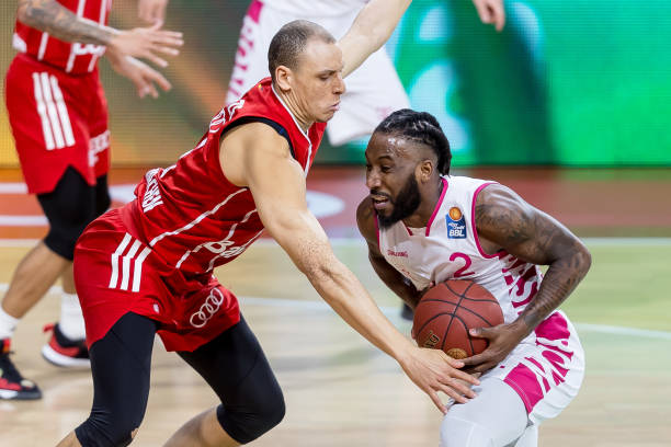 带伤作战 带伤作战